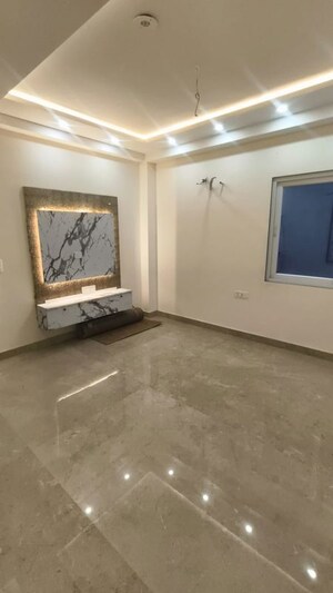 Room in 3 BHK Builder Floor at Ansal Palam Triangle, Palam Vihar Extension – for Rent