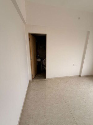 Room in 1 BHK Apartment at Parekh Celeste, Goregaon West – for Sale