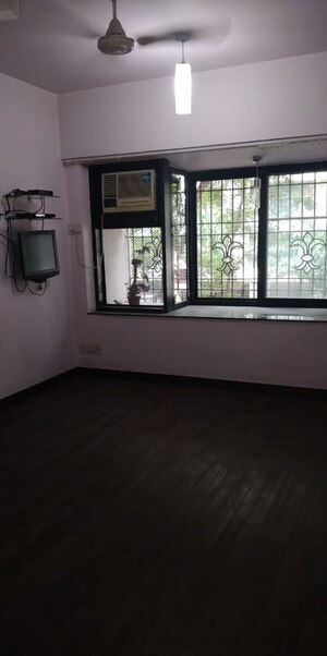 Room in 2 BHK Apartment at Silver Crest Powai, Powai – for Rent