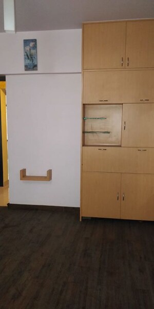 Furnished Amenities in 2 BHK Apartment at Silver Crest Powai, Powai – for Rent