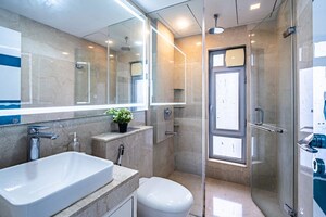 Attached Bathroom in 5 BHK Apartment at Oberoi Realty Esquire, Goregaon East – for Sale