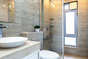 Bathroom in 5 BHK Apartment at Oberoi Realty Esquire, Goregaon East – for Sale