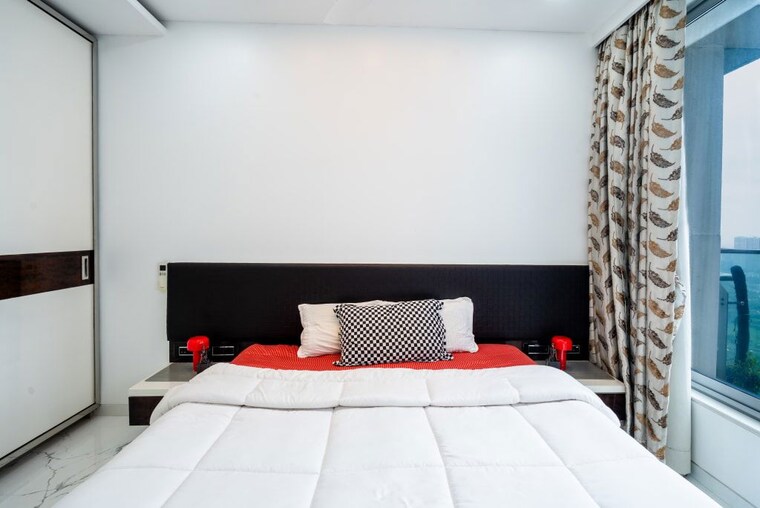 Bedroom, oberoi-realty-esquire 5 Bedroom 2987 Sq.Ft. Apartment In Goregaon East Mumbai 10602531