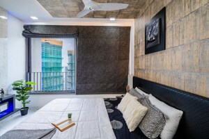 Bedroom in 5 BHK Apartment at Oberoi Realty Esquire, Goregaon East – for Sale