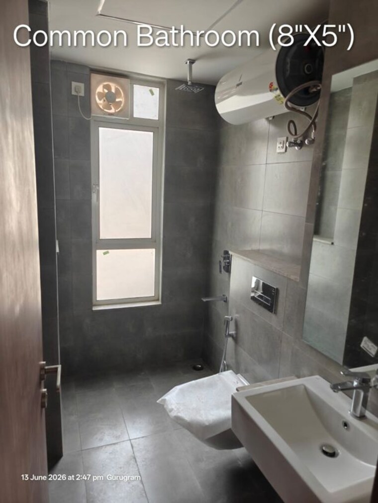 Bathroom, sector 63 4 Bedroom 310 Sq.Yd. Builder Floor In Sector 63 Gurgaon 10602549