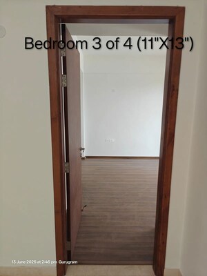 Room in 4 BHK Builder Floor at Sector 63 – for Sale