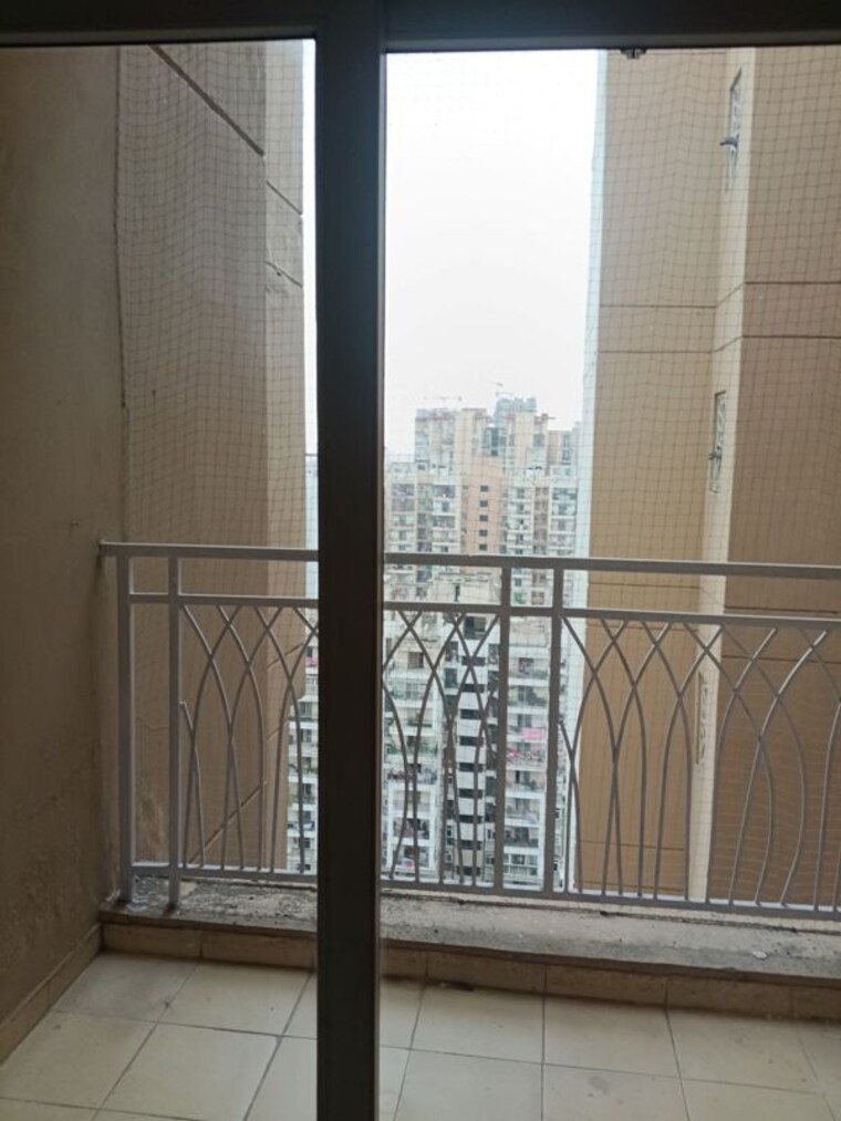 Bathroom, mahagun-my-woods 2.5 Bedroom 1110 Sq.Ft. Apartment In Sector 16c Greater Noida Greater Noida 10602503