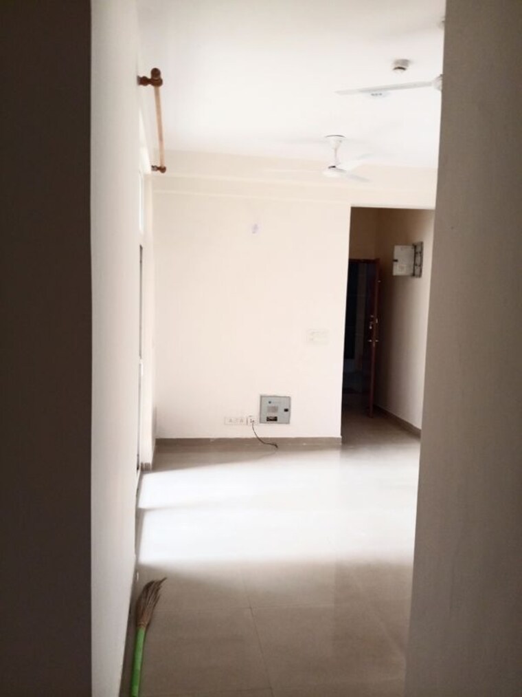 Room, mahagun-my-woods 2.5 Bedroom 1110 Sq.Ft. Apartment In Sector 16c Greater Noida Greater Noida 10602503
