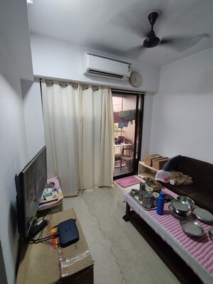 Bedroom in 2 BHK Apartment at Kanakia Silicon Valley, Powai – for Rent