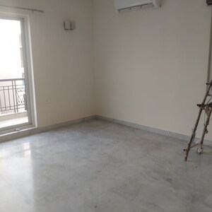 Room in 2 BHK Apartment at Unitech Uniworld Gardens 2, Sector 47 – for Rent