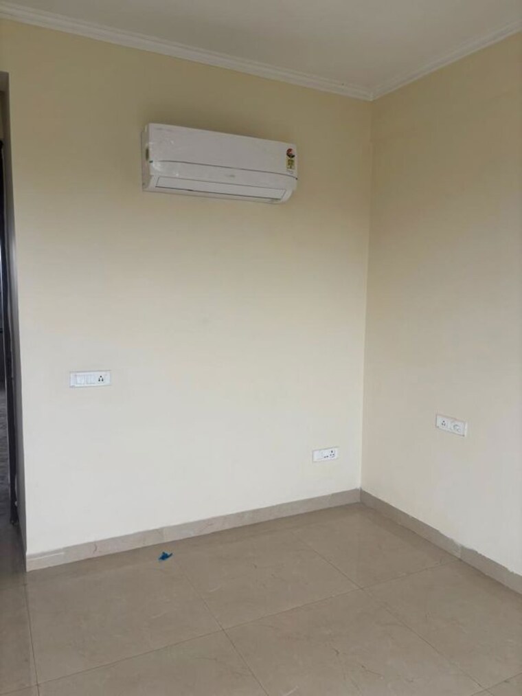 Room, affinity-greens 3 Bedroom 1500 Sq.Ft. Apartment In International Airport Road Zirakpur 10602599