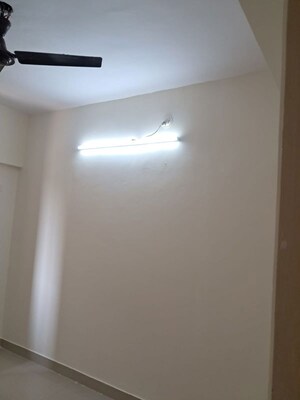 Room in 2 BHK Apartment at Balkum Pada – for Rent