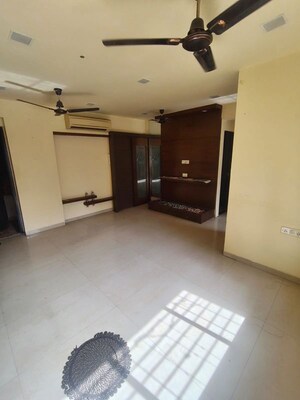Room in 2 BHK Apartment at Vijay Vilas Taurus Building 11 To 15, Ghodbunder Road – for Rent