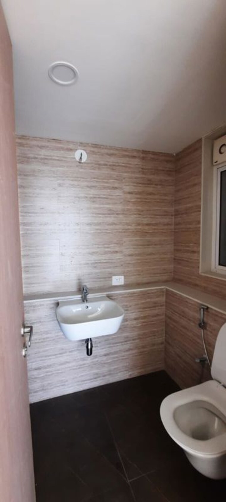 Bathroom, lodha-bella-vita 3 Bedroom 1525 Sq.Ft. Apartment In Nibm Road Pune 10602591