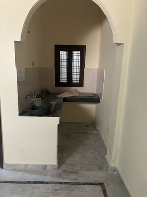 Room in 1 BHK Builder Floor at Sector 22 – for Rent