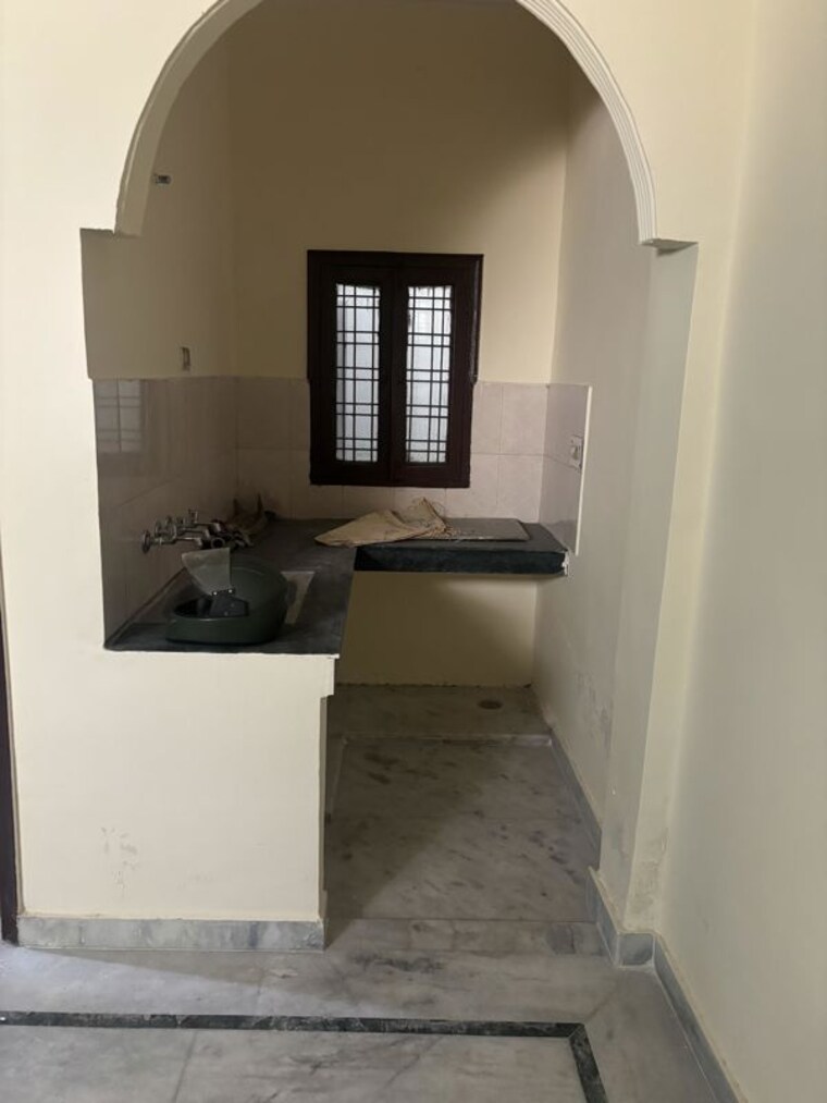 Room, sector 22 1 Bedroom 1000 Sq.Ft. Builder Floor In Sector 22 Gurgaon 10602502