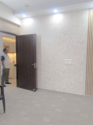 Room in 2 BHK Apartment at Shri Radha Aqua Garden, Sector 16b Greater Noida – for Rent