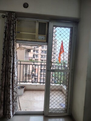 Room in 3 BHK Apartment at Nirala World Estate I, Tech Zone 4 Greater Noida – for Rent