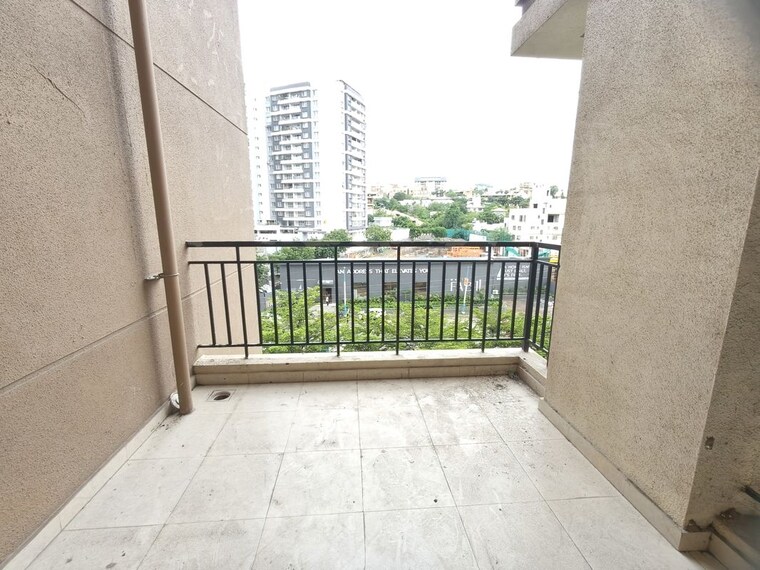 Balcony, vertical-alcinia 3 Bedroom 1300 Sq.Ft. Apartment In Mohammadwadi Pune 10552317