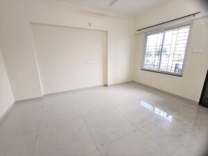 Room in 3 BHK Apartment at Vertical Alcinia, Mohammadwadi – for Rent