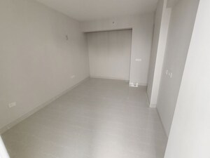 Room in 2 BHK Apartment at Eldeco Live By The Greens, Sector 150 – for Sale