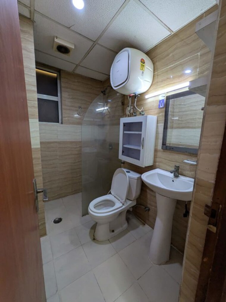 Bathroom, paramount-floraville 3 Bedroom 1425 Sq.Ft. Apartment In Sector 137 Noida 10602694