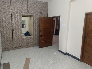 Room in 3 BHK Builder Floor at Jubilee Residency, Jubilee Hills – for Rent