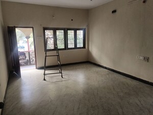 Room in 3 BHK Builder Floor at Jubilee Residency, Jubilee Hills – for Rent