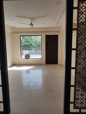 Room in 3 BHK Apartment at Mahindra Luminare, Sector 59 – for Rent