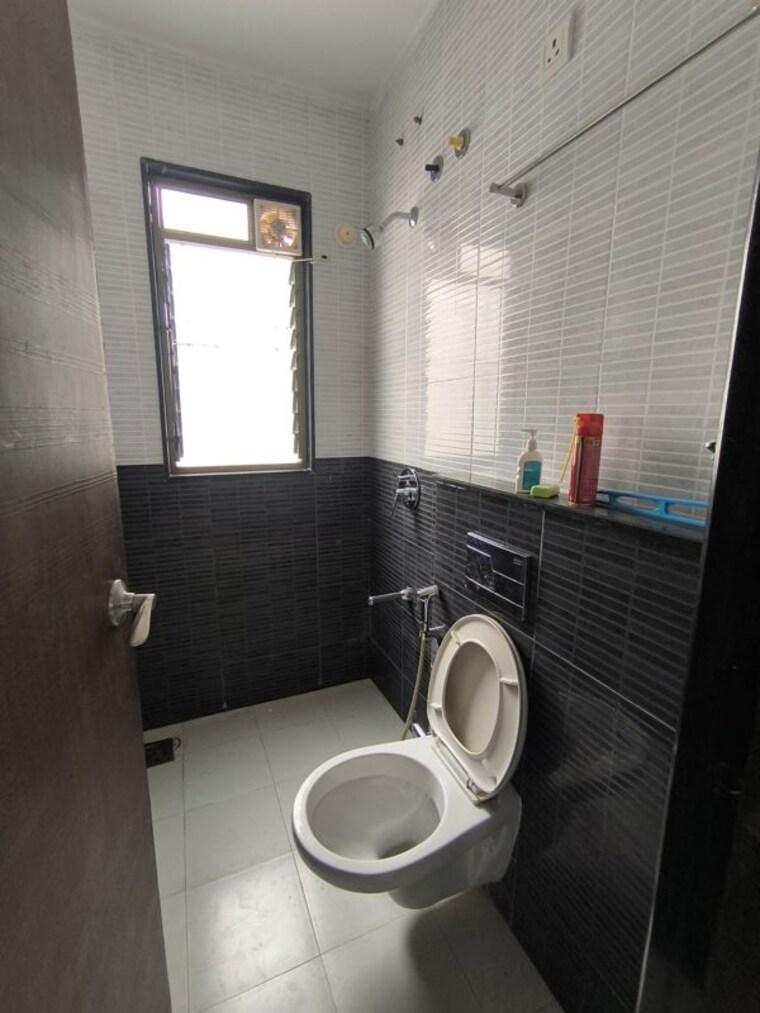 Bathroom, creative-eclectica-homes 2 Bedroom 800 Sq.Ft. Apartment In Pimple Saudagar Pune 10602697