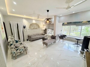 Living Room in 3.5 BHK Apartment at Tarapore Gardens, Andheri West – for Rent