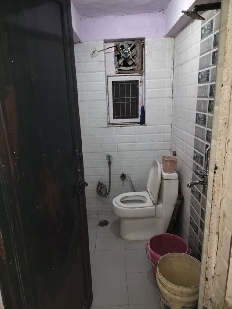 Bathroom, sector 14 dwarka 2 Bedroom 750 Sq.Ft. Apartment In Sector 14 Dwarka Delhi 10602739