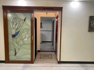 Room in 2 BHK Apartment at Sky Pan Apartment, Andheri West – for Rent