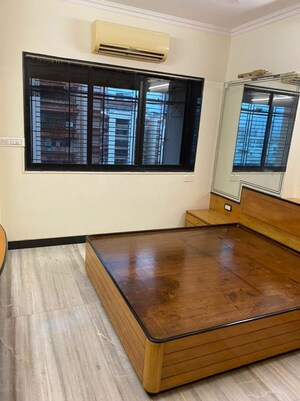 Room in 2 BHK Apartment at Sky Pan Apartment, Andheri West – for Rent