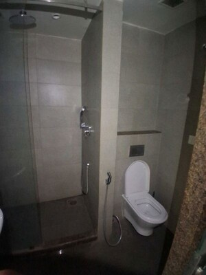 Bathroom in 1 BHK Builder Floor at Sector 21 – for Rent
