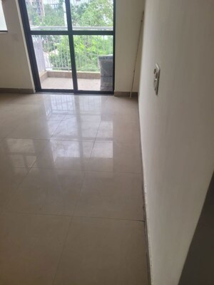 Room in 3 BHK Apartment at Mahindra Luminare, Sector 59 – for Rent