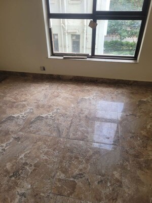 Room in 3 BHK Apartment at Mahindra Luminare, Sector 59 – for Rent