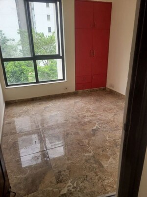 Room in 4 BHK Apartment at Mahindra Luminare, Sector 59 – for Rent