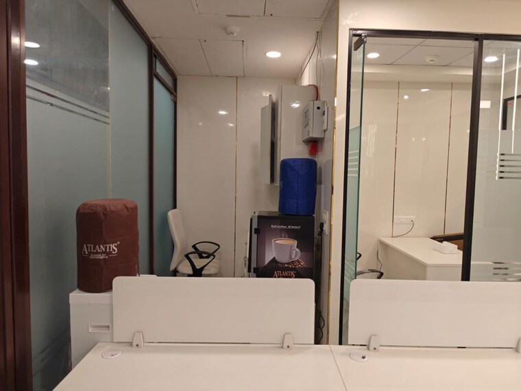 Team Area, ithum-heights Commercial Office Space 2000 Sq.Ft. In Sector 62 Noida 10602749