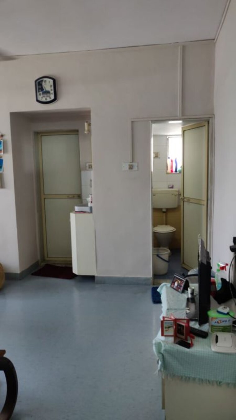 Bathroom, lok-gaurav-society 1 Bedroom 500 Sq.Ft. Apartment In Vikhroli West Mumbai 10602776