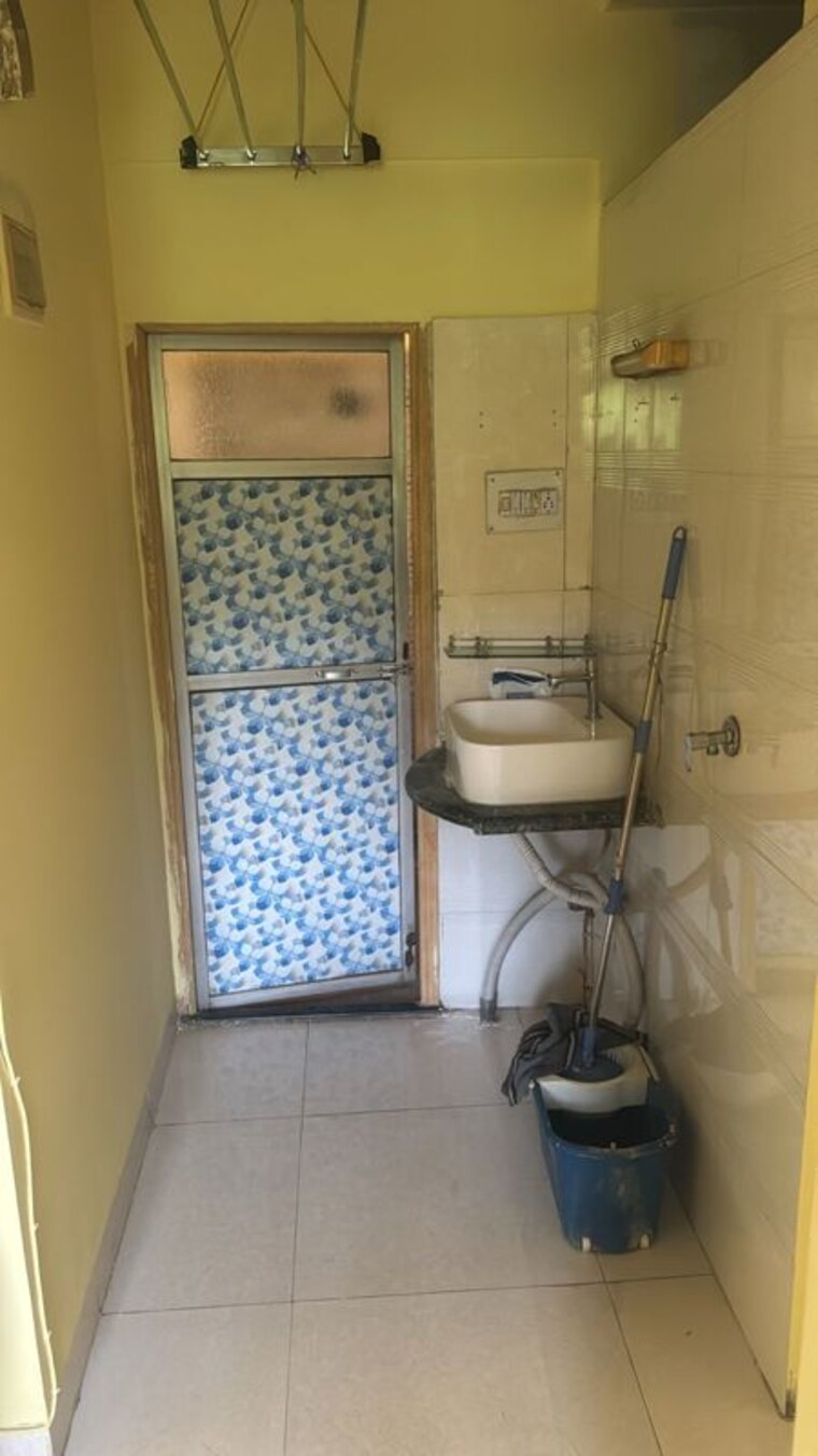 Bathroom, swastik-residency-1 1 Bedroom 600 Sq.Ft. Apartment In Ghodbunder Road Thane 10602786