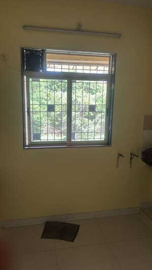 Room in 1 BHK Apartment at Swastik Residency 1, Ghodbunder Road – for Rent