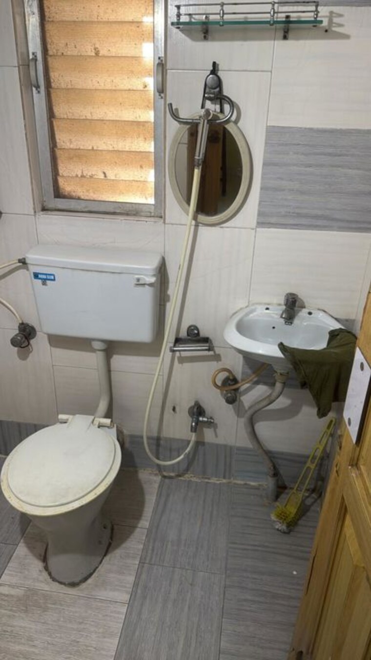 Bathroom, swastik-residency-1 1 Bedroom 600 Sq.Ft. Apartment In Ghodbunder Road Thane 10602786