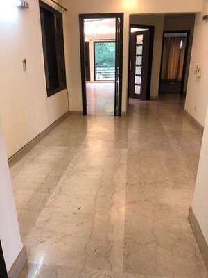 Room in 4 BHK Builder Floor at Hemkunt Colony – for Sale