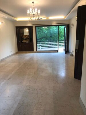 Room in 4 BHK Builder Floor at Hemkunt Colony – for Sale