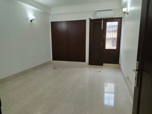 Room in 3 BHK Builder Floor at Shivalik Colony – for Rent
