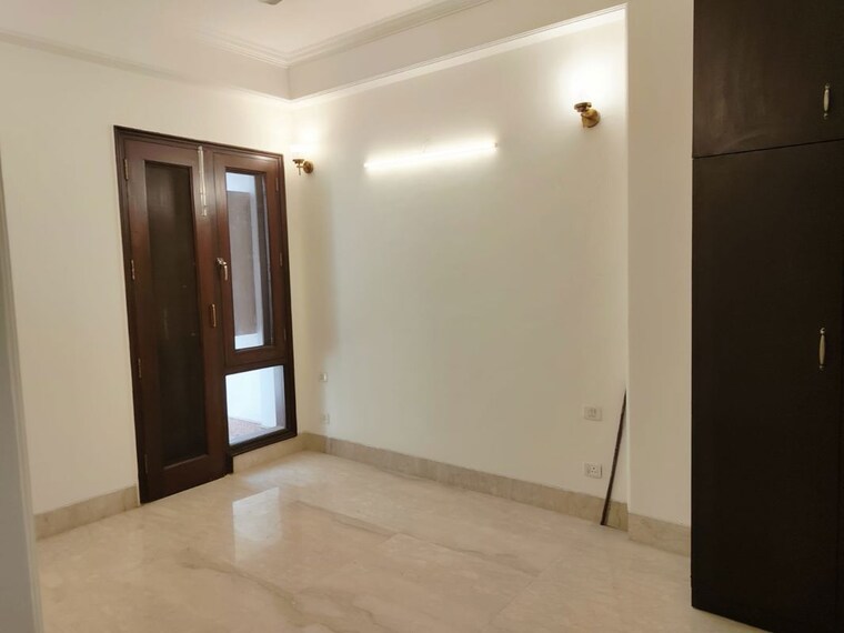 Room, shivalik colony 3 Bedroom 200 Sq.Yd. Builder Floor In Shivalik Colony Delhi 10602818
