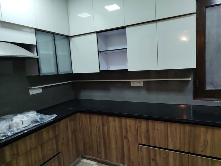 Kitchen, shivalik colony 3 Bedroom 200 Sq.Yd. Builder Floor In Shivalik Colony Delhi 10602818