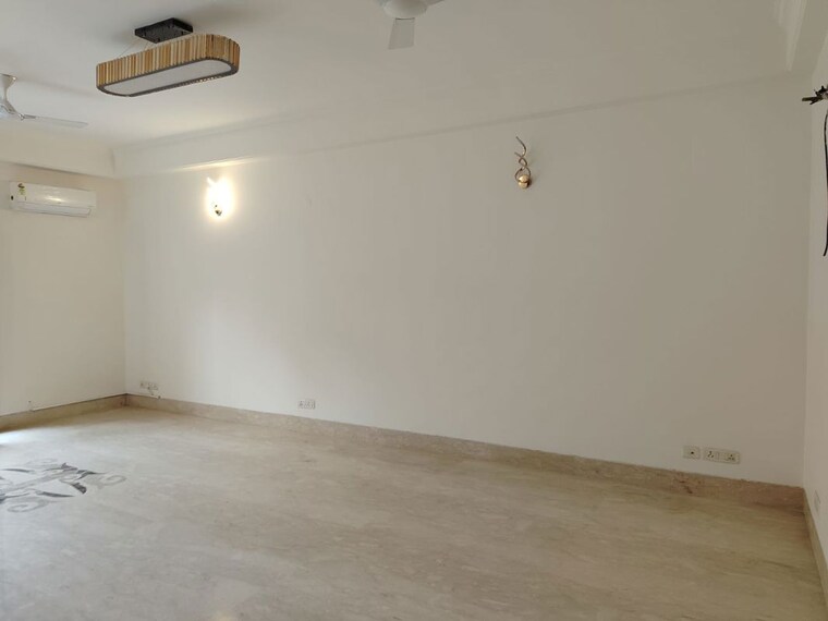 Room, shivalik colony 3 Bedroom 200 Sq.Yd. Builder Floor In Shivalik Colony Delhi 10602818