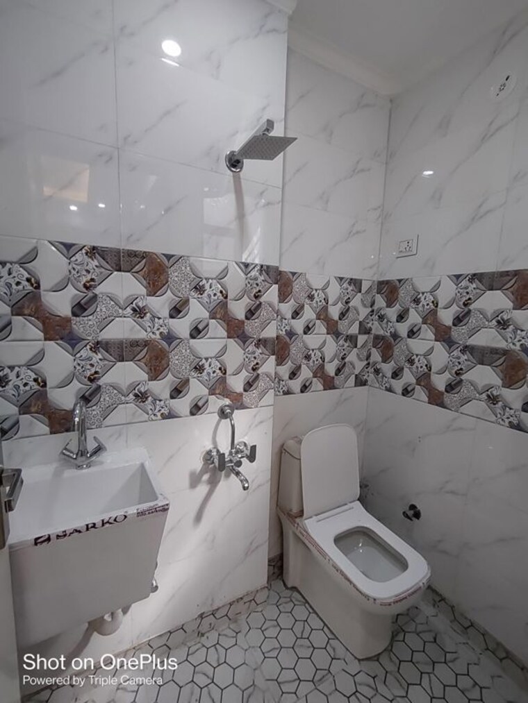 Bathroom, nawada 2 Bedroom 55 Sq.Yd. Builder Floor In Nawada Delhi 10602793